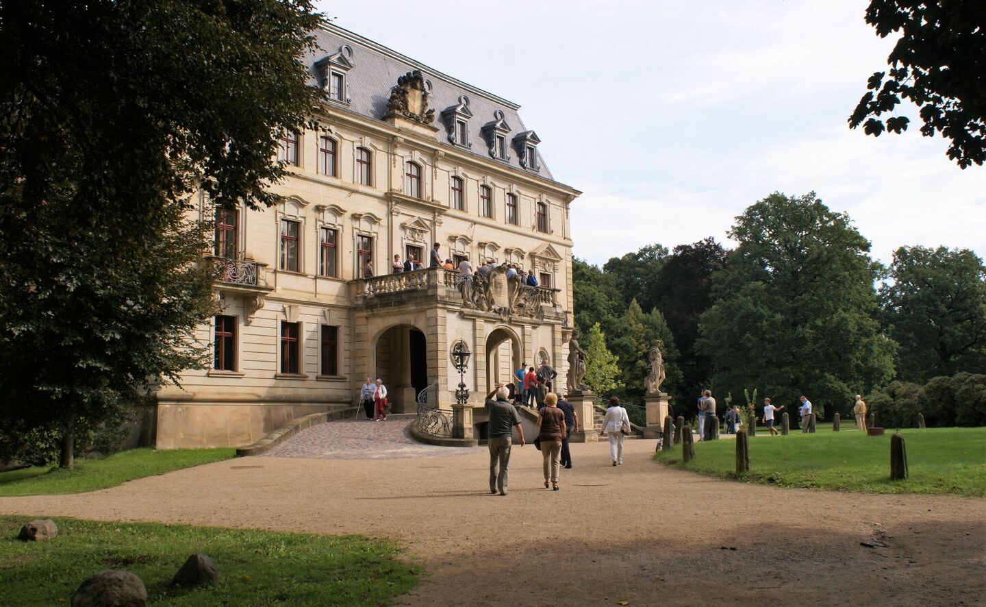 Blick auf das Schloss aus Richtung &bdquo;Heckentheater&ldquo;, Foto: Boris Aehnelt