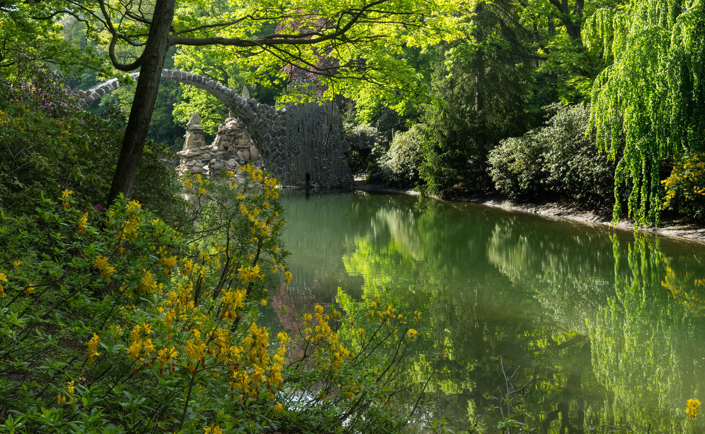 Blick auf Rakotzbr&uuml;cke, &copy; Leo Seidel