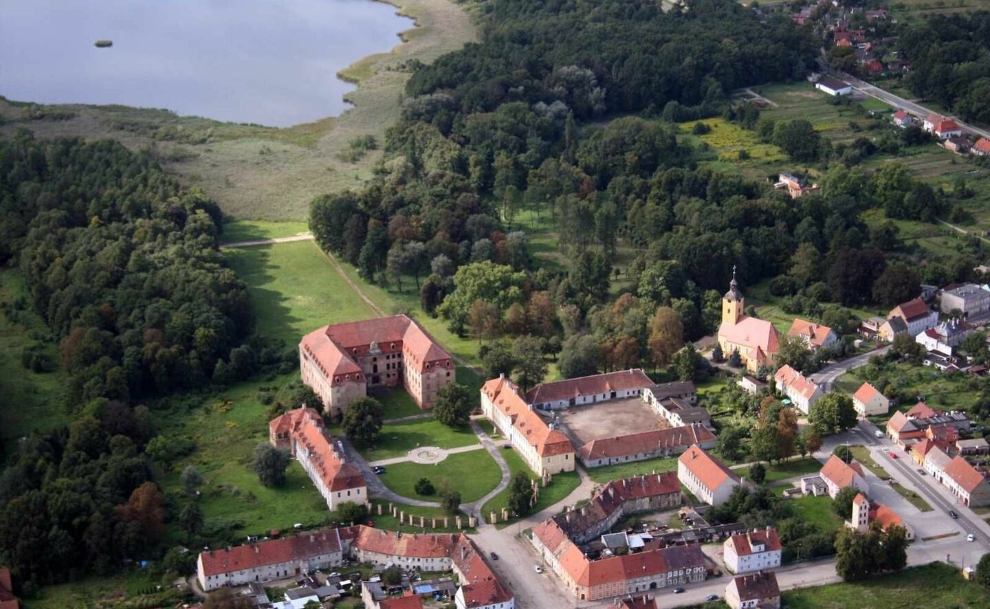 Das Br&uuml;hlsche Schloss in Brody, Foto: Archiwum Urzędu Gemeinde Brody (Pf&ouml;rten)