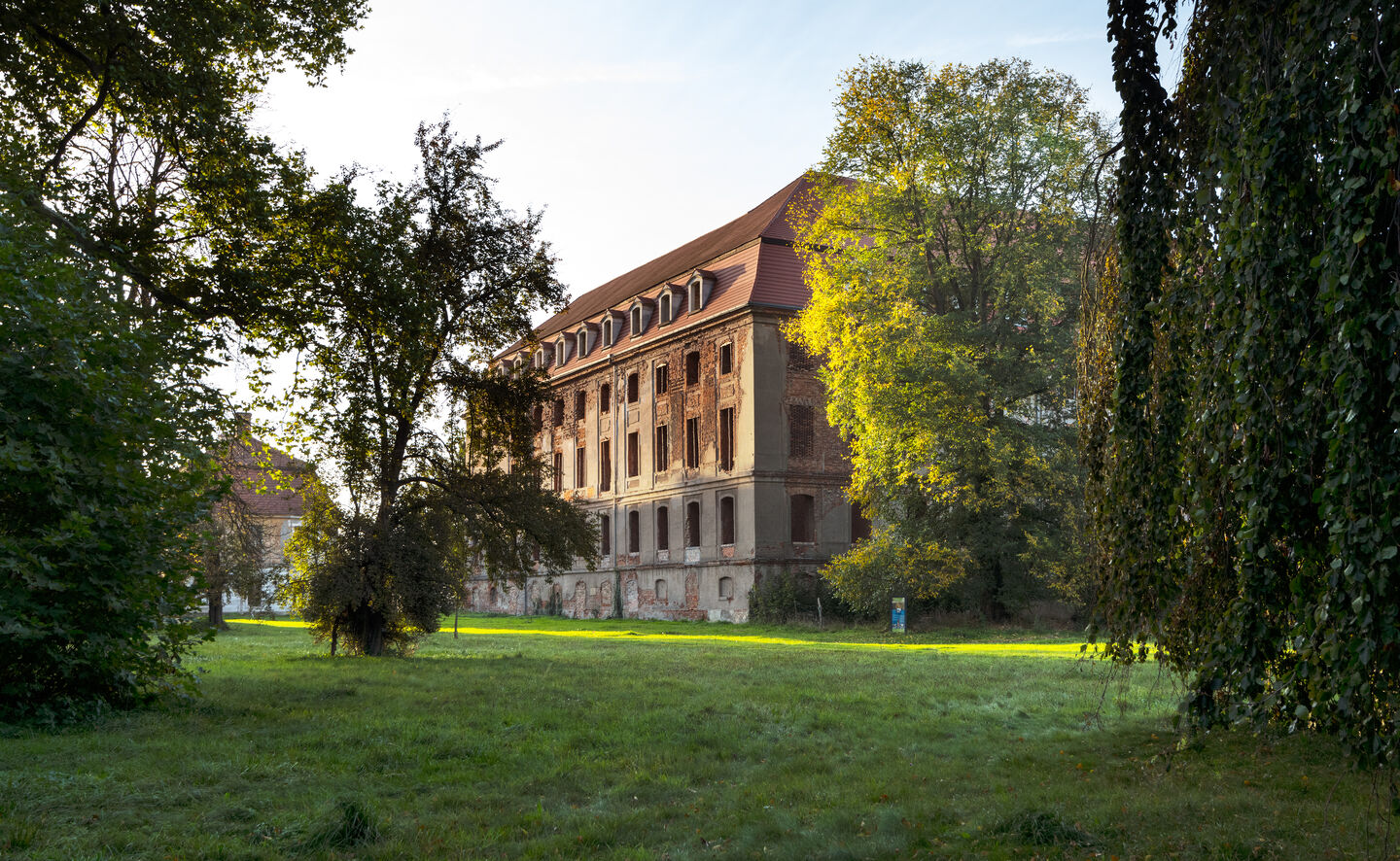 Das Schloss Br&uuml;hl in Brody ist zu jeder Jahreszeit eine Augenweide, &copy; Leo Seidel