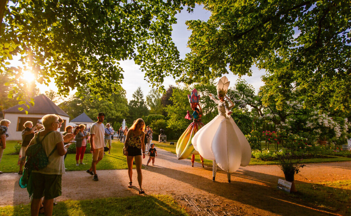 Romantikpark mit Kleinkunst w&auml;hrend der Rosengartenfesttage, &copy; PatLografie - Patrick Lucia
