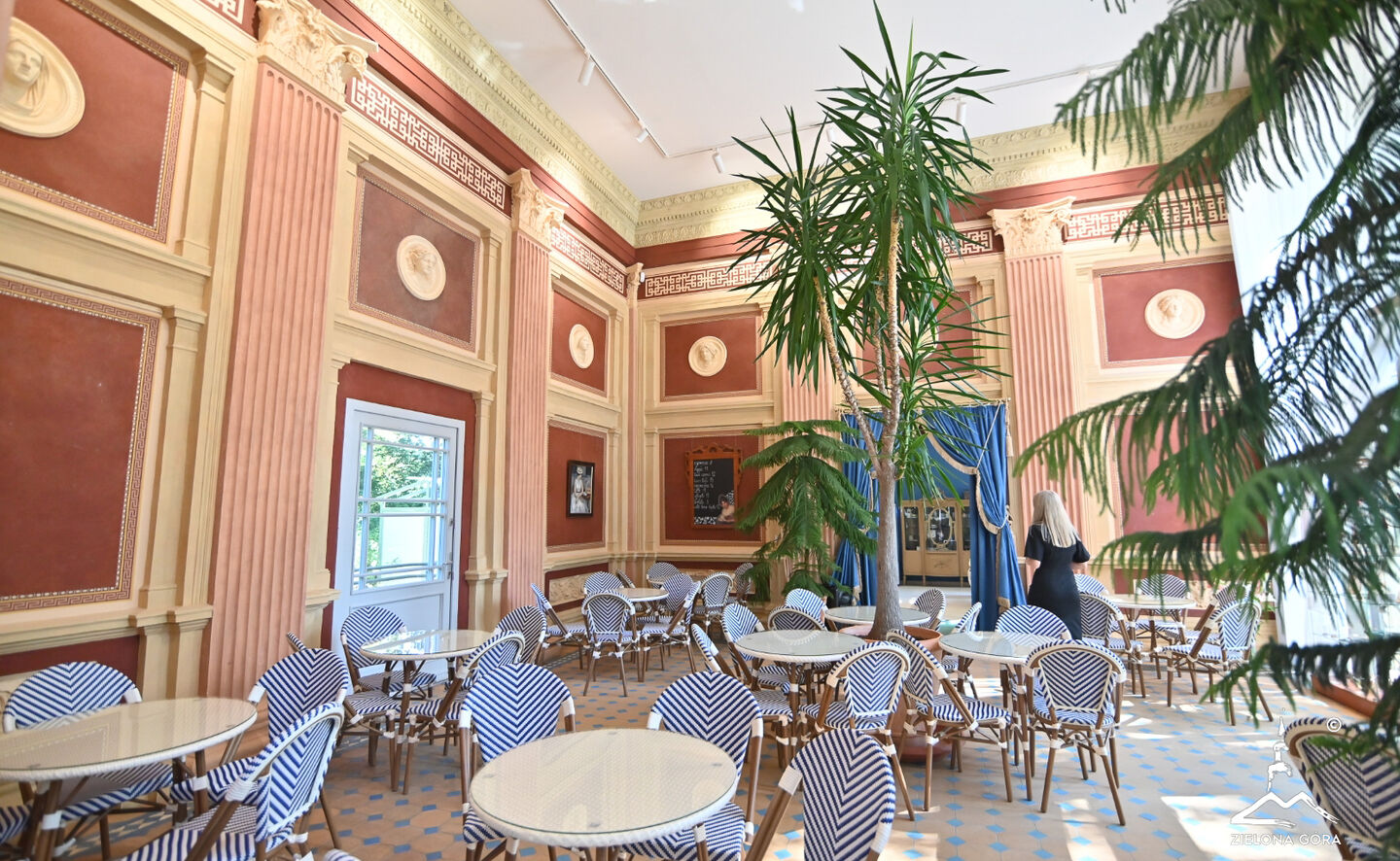 Das Innere der Orangerie mit &Uuml;bergang, &copy; Władysław Czulak / Urząd Miasta Zielona G&oacute;ra